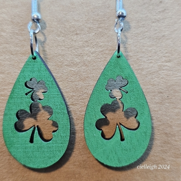 💥4 for $25💥 St Patrick's Day Earrings - Picture 2 of 4